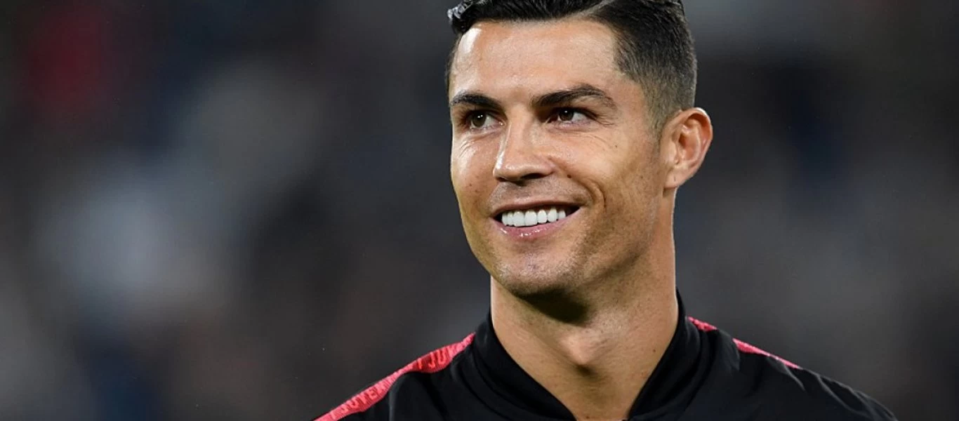 Συγκινητικό: Ο Κριστιάνο Ρονάλντο έπαιξε ποδόσφαιρο με ένα παιδί που δεν έχει πόδια (βίντεο)